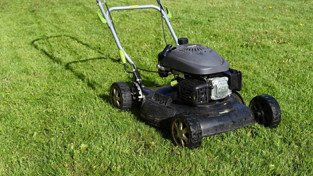 How to Move a Lawn Mower